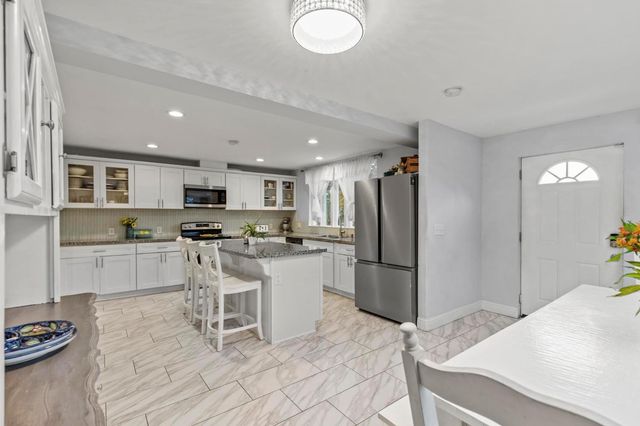 974 Live Oak Blvd, Yuba City, CA 95991