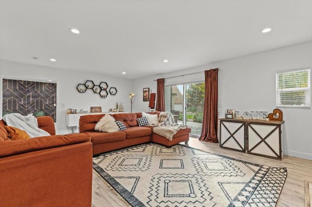 974 Live Oak Blvd, Yuba City, CA 95991