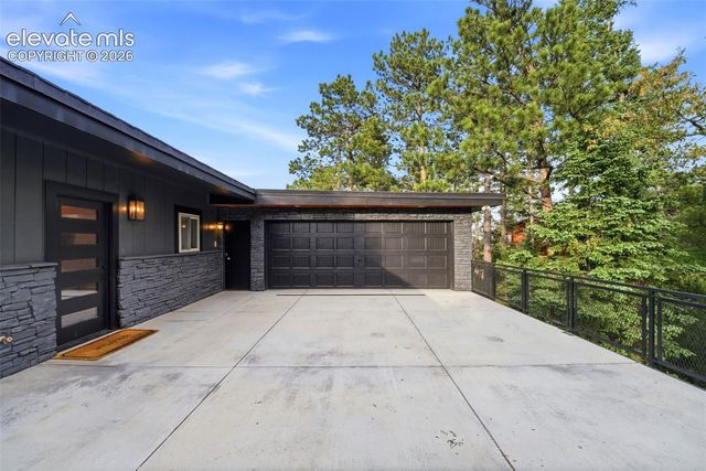 17 Pine Road, Colorado Springs, CO 80906