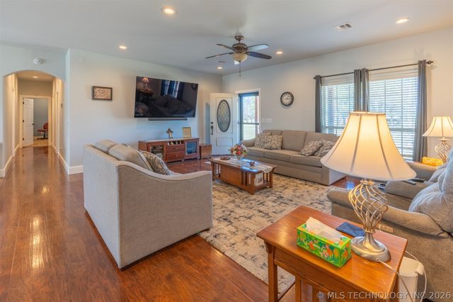 18800 E 640 Road, Inola, OK 74036