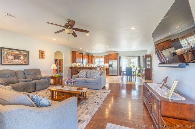 18800 E 640 Road, Inola, OK 74036