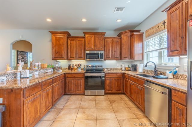 18800 E 640 Road, Inola, OK 74036