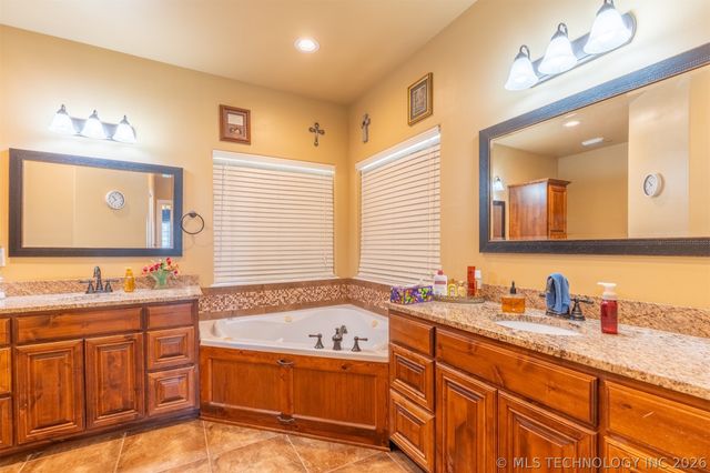18800 E 640 Road, Inola, OK 74036