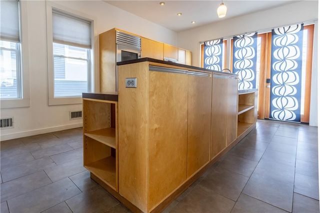 3629 State Line Road, Kansas City, MO 64111