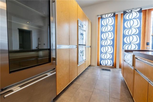 3629 State Line Road, Kansas City, MO 64111