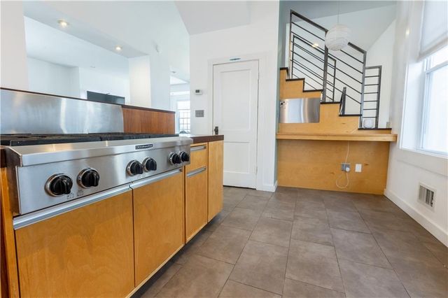 3629 State Line Road, Kansas City, MO 64111