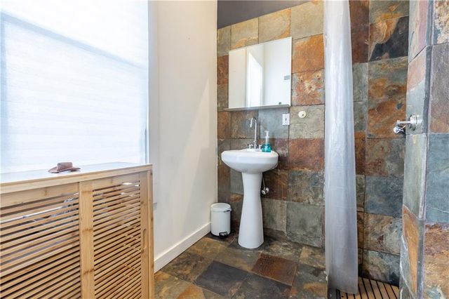 3629 State Line Road, Kansas City, MO 64111