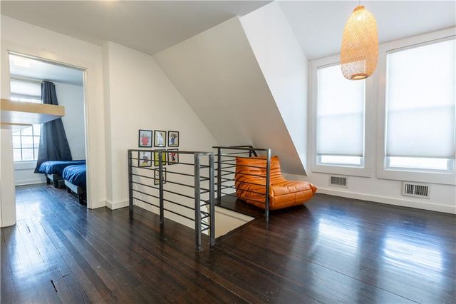 3629 State Line Road, Kansas City, MO 64111