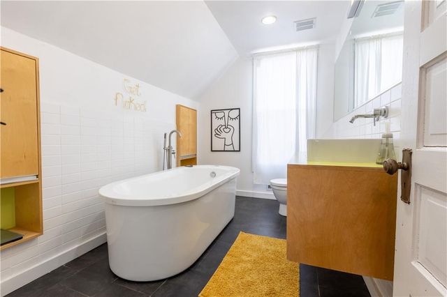 3629 State Line Road, Kansas City, MO 64111