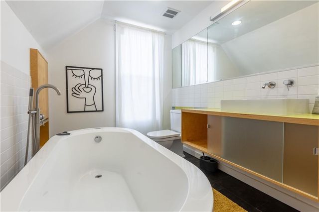 3629 State Line Road, Kansas City, MO 64111