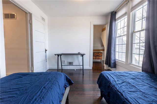 3629 State Line Road, Kansas City, MO 64111