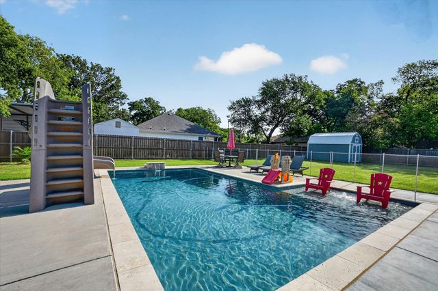 701 E Main Street, Tioga, TX 76271