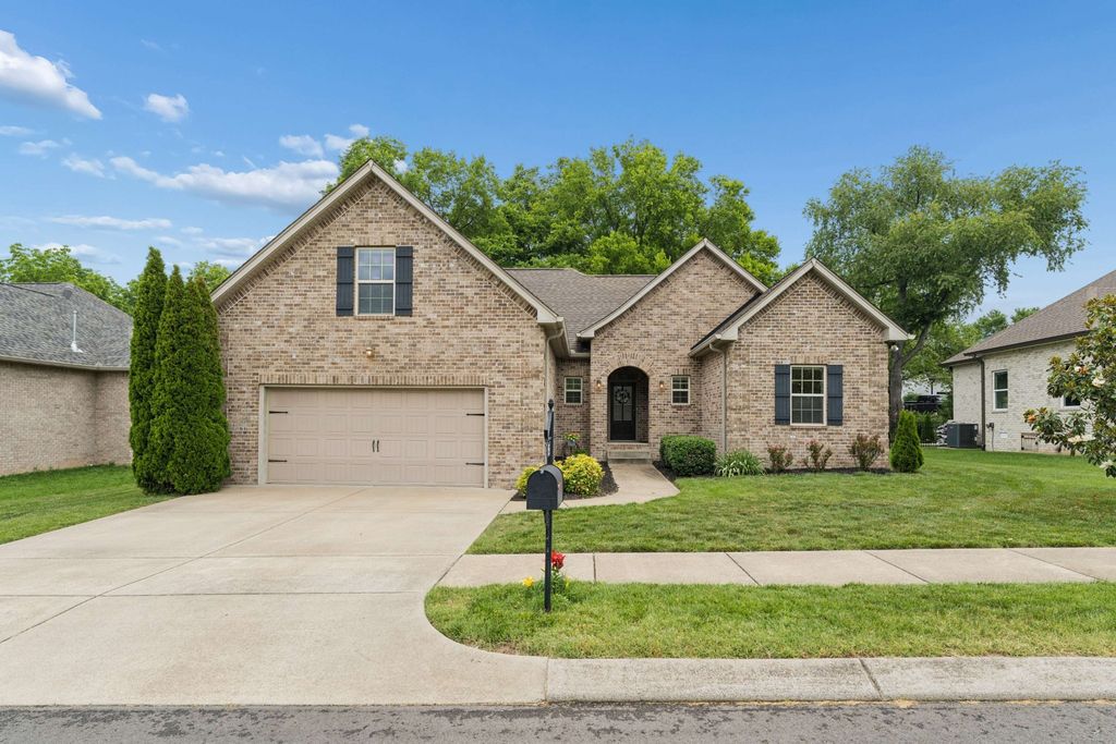 155 Odie Ray St, Gallatin, TN 37066