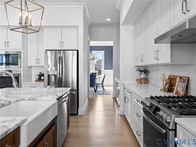 2100 Tulip Hill Dr, Midlothian, VA 23112