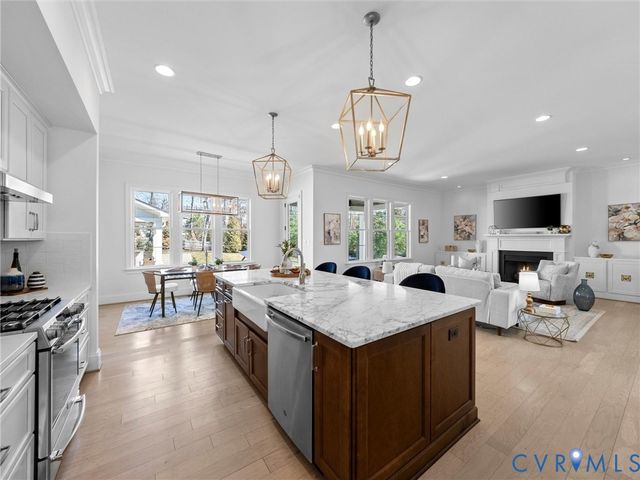 2100 Tulip Hill Dr, Midlothian, VA 23112