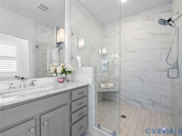 2100 Tulip Hill Dr, Midlothian, VA 23112