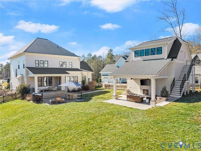 2100 Tulip Hill Dr, Midlothian, VA 23112