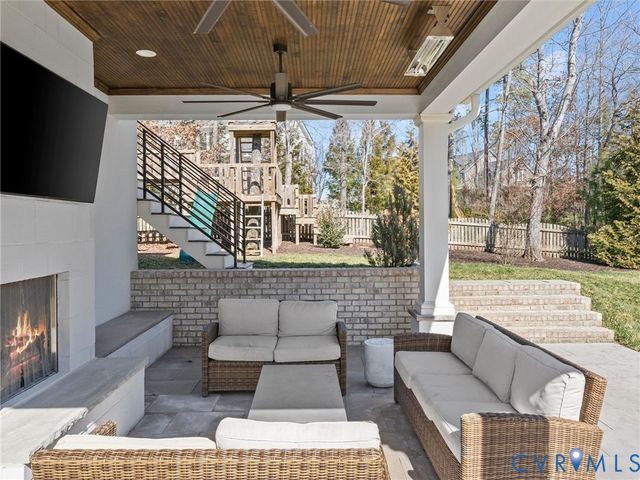 2100 Tulip Hill Dr, Midlothian, VA 23112