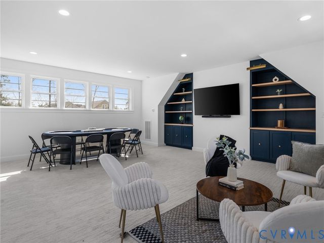 2100 Tulip Hill Dr, Midlothian, VA 23112