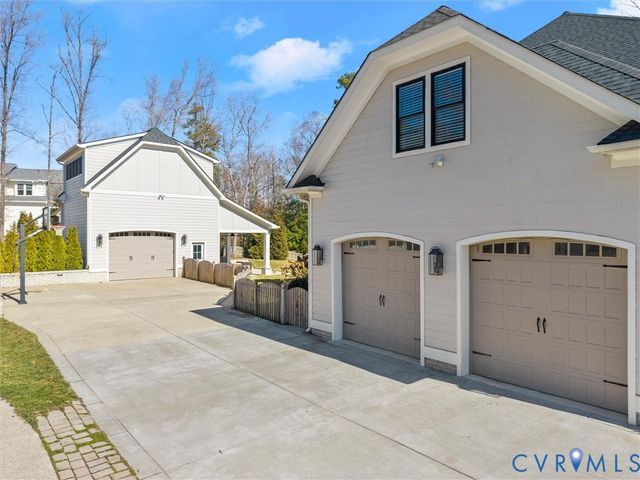 2100 Tulip Hill Dr, Midlothian, VA 23112