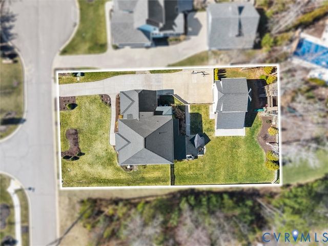 2100 Tulip Hill Dr, Midlothian, VA 23112