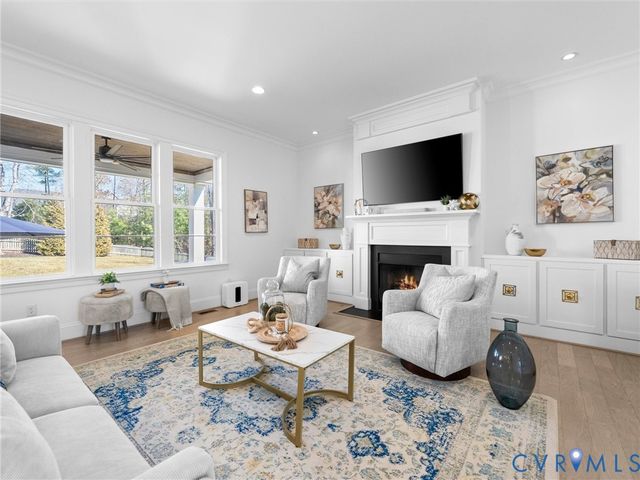 2100 Tulip Hill Dr, Midlothian, VA 23112