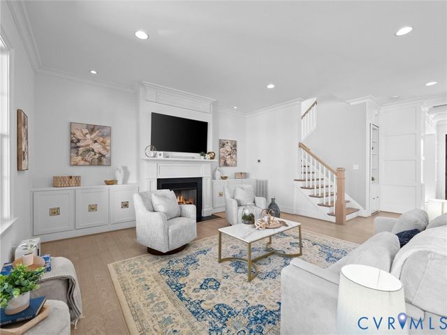 2100 Tulip Hill Dr, Midlothian, VA 23112