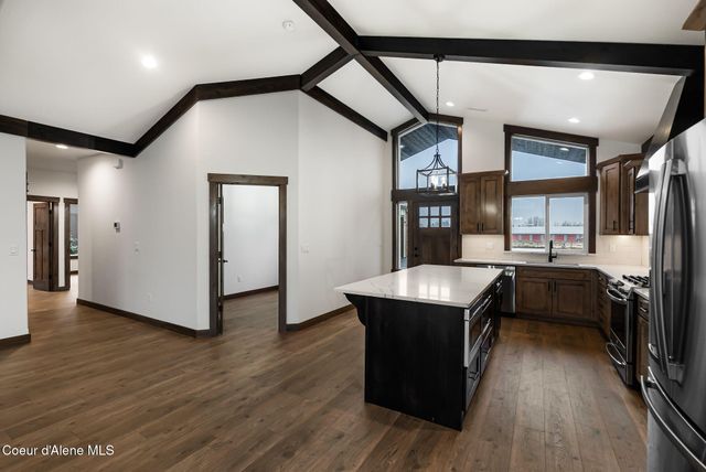 105 Backtrack RD, Sandpoint, ID 83864