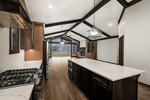 105 Backtrack RD, Sandpoint, ID 83864