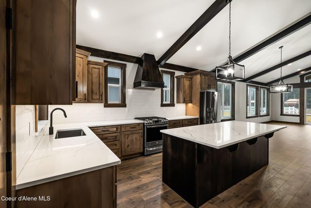 105 Backtrack RD, Sandpoint, ID 83864