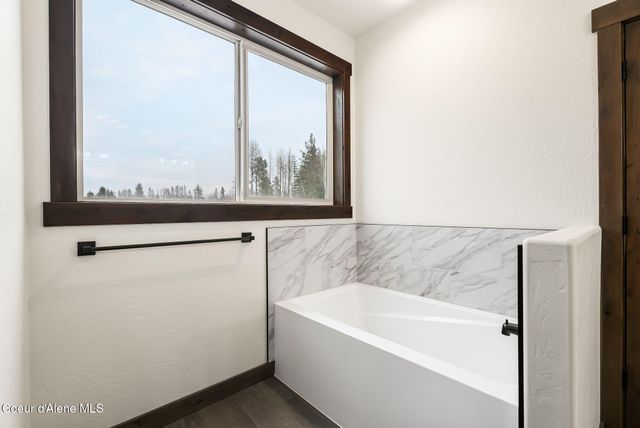 105 Backtrack RD, Sandpoint, ID 83864