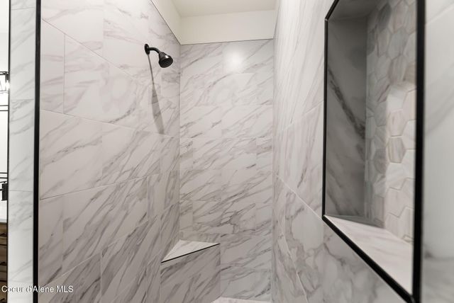 105 Backtrack RD, Sandpoint, ID 83864