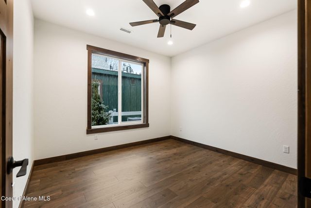 105 Backtrack RD, Sandpoint, ID 83864