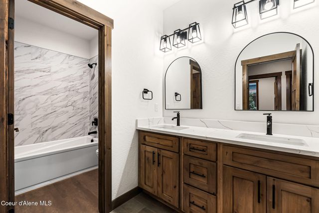 105 Backtrack RD, Sandpoint, ID 83864