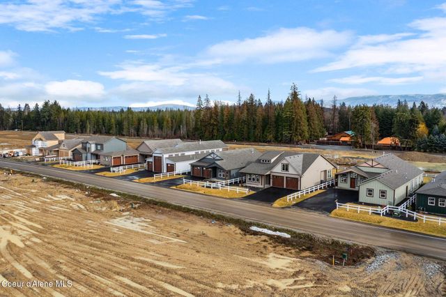 105 Backtrack RD, Sandpoint, ID 83864