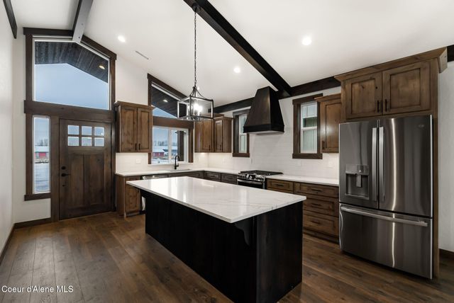 105 Backtrack RD, Sandpoint, ID 83864