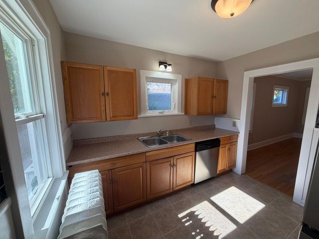 1162 Lawson Avenue E, Saint Paul, MN 55106