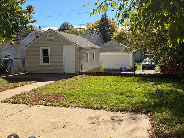 1162 Lawson Avenue E, Saint Paul, MN 55106