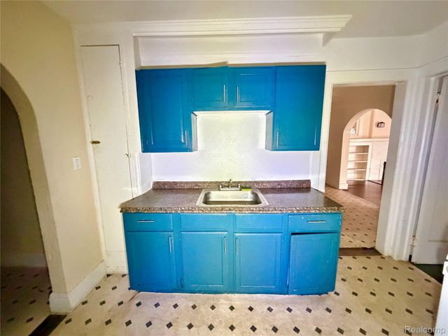 13027 Rosemary Street, Detroit, MI 48213