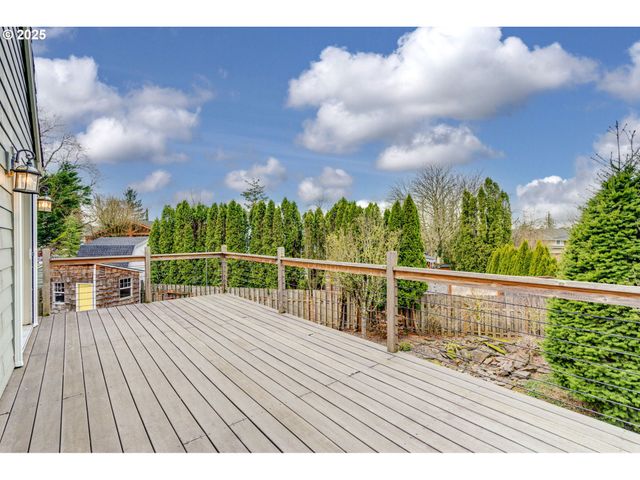 1267 Sw LAURA Ct, Troutdale, OR 97060