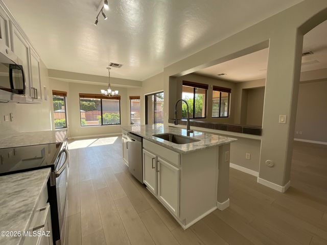 7458 W Crimson Sky Drive, Tucson, AZ 85743