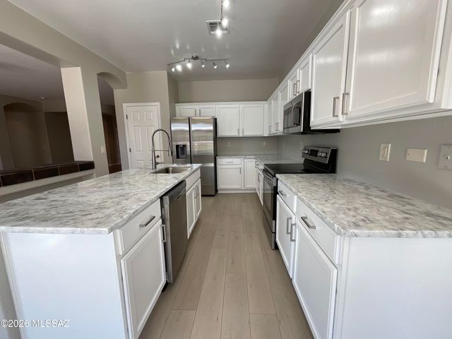 7458 W Crimson Sky Drive, Tucson, AZ 85743
