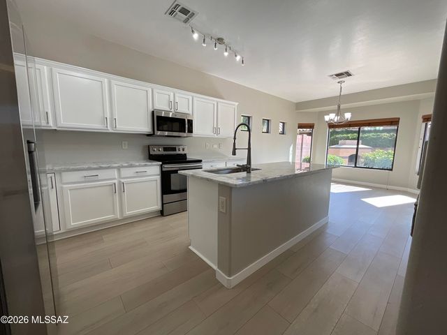 7458 W Crimson Sky Drive, Tucson, AZ 85743