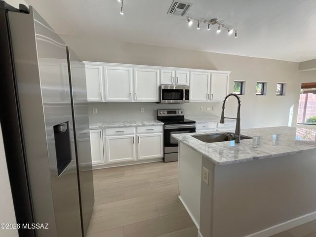 7458 W Crimson Sky Drive, Tucson, AZ 85743