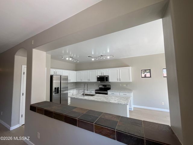 7458 W Crimson Sky Drive, Tucson, AZ 85743