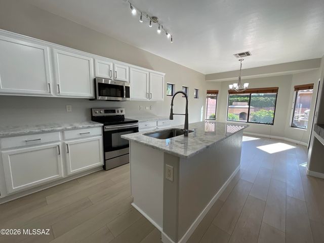 7458 W Crimson Sky Drive, Tucson, AZ 85743