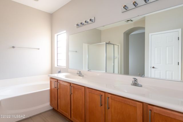 7458 W Crimson Sky Drive, Tucson, AZ 85743