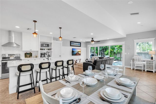 302 67TH STREET, Holmes Beach, FL 34217