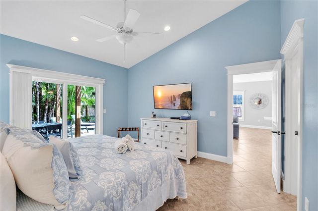 302 67TH STREET, Holmes Beach, FL 34217