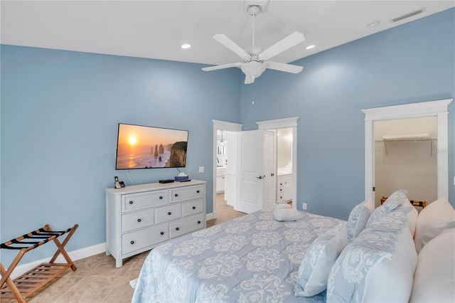 302 67TH STREET, Holmes Beach, FL 34217